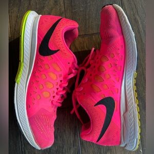 Nike Air Zoom Pegasus 31 running shoe